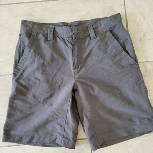 THE North Face men's cargo shorts size 34